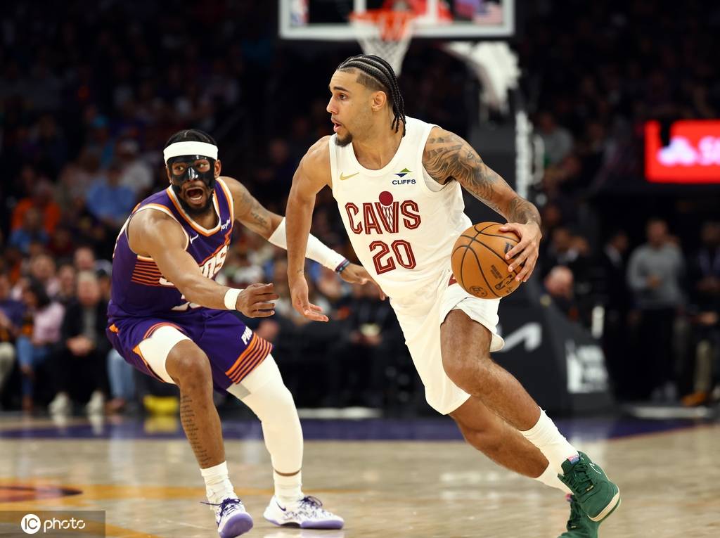 狄龙27分米切尔16+6 太阳力克骑士迎三连胜